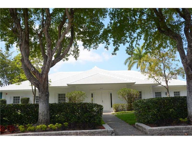 Building Photo - 6207 Bay Club Dr