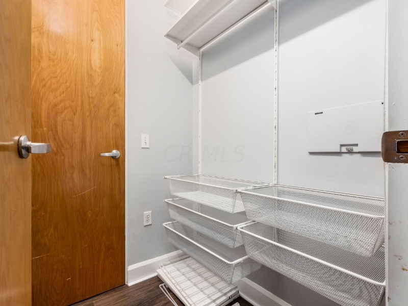 Building Photo - 106 N High St