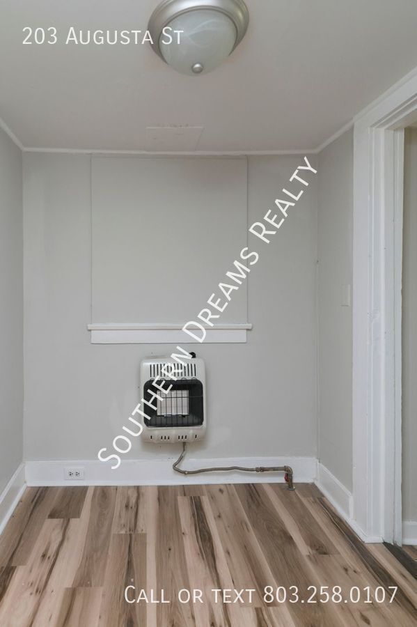 Building Photo - 203 Augusta St