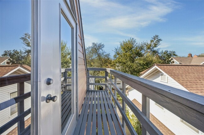 Building Photo - 505 Harvard St