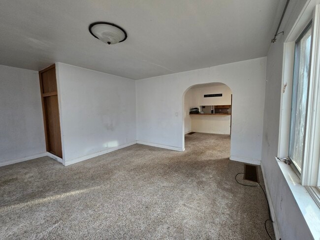 Building Photo - 902 7th Ave N