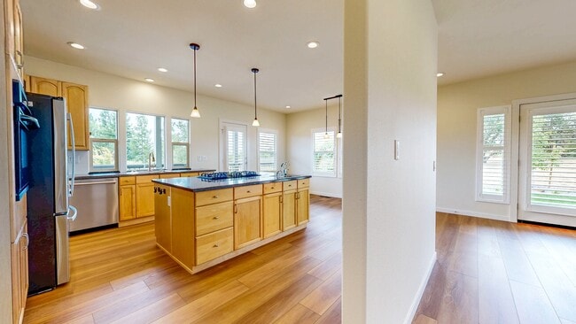 Building Photo - 9901 Old Camp Ln
