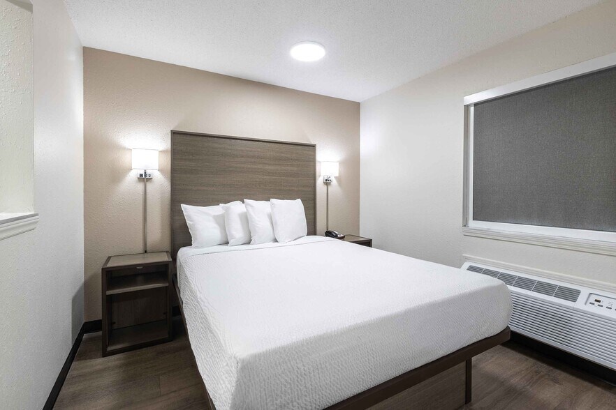 Building Photo - Furnished Studio-Columbia - West - Stoneridge Dr.