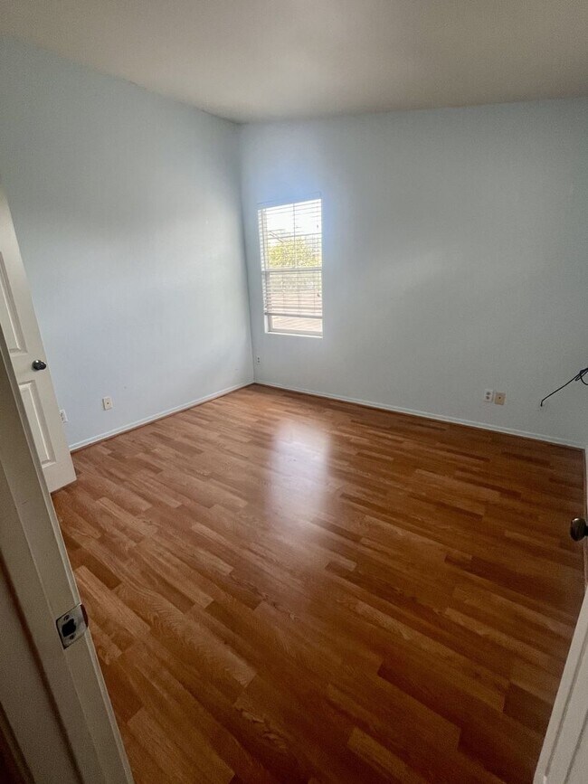Building Photo - Charming 5 Bedroom house in Rancho Obispo Community