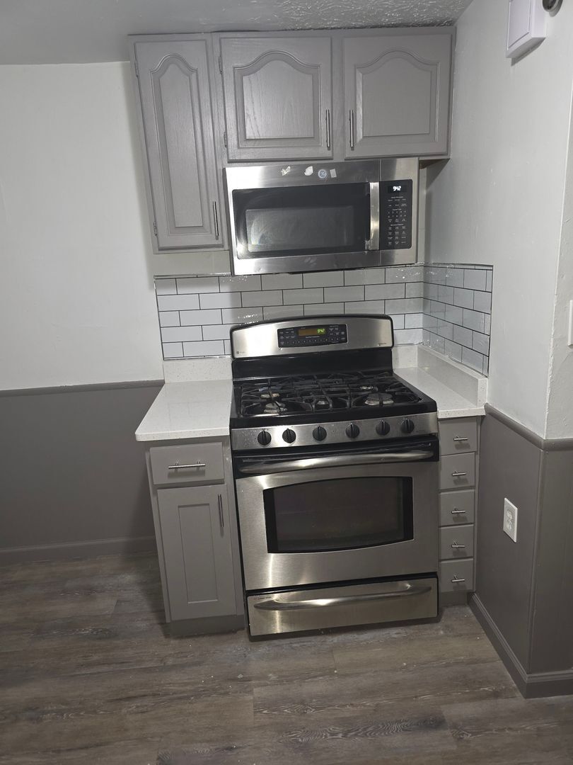 Building Photo - 650 E 130th St