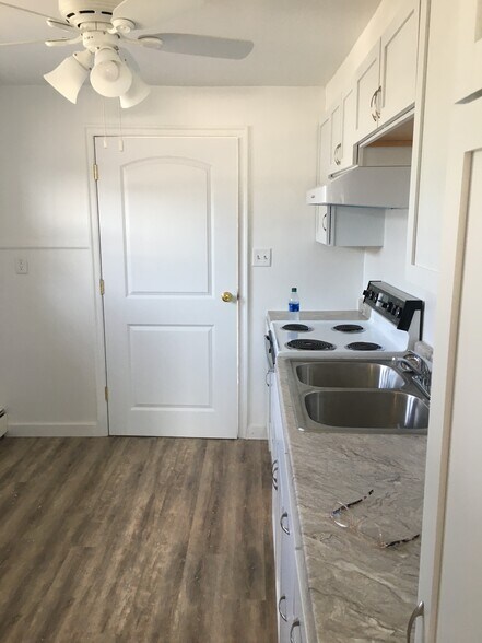 Kitchen hold a small dinnett - 1330 N Cole St