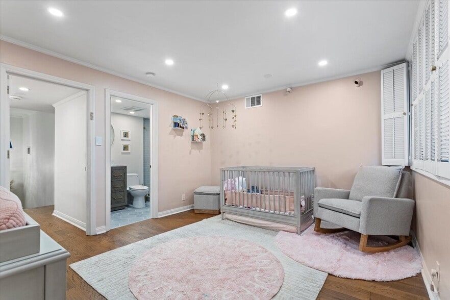 Building Photo - 9311 Burton Way