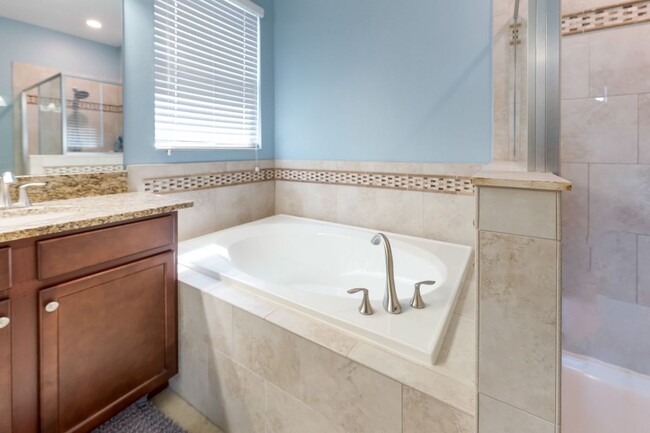 Building Photo - 13156 Green Violet Dr