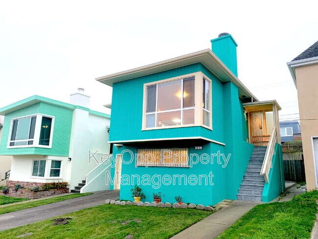Building Photo - 31 Crestline Ave