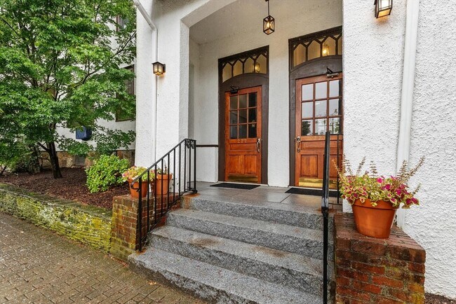 Building Photo - 222 Rawson Rd