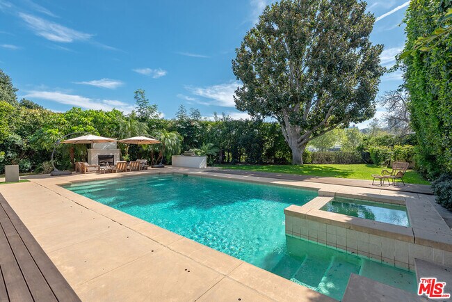 Building Photo - 10424 Valley Spring Ln