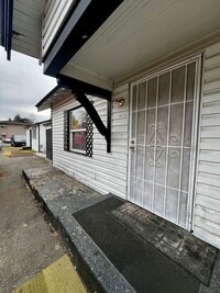 Building Photo - D1011