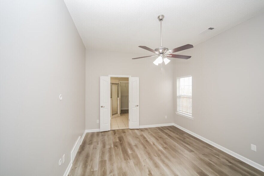 Building Photo - 6859 Seaside Dr