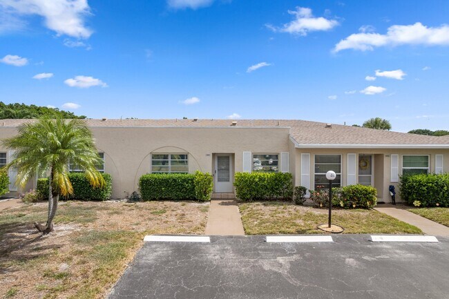 Building Photo - 8757 Bella Vista Dr