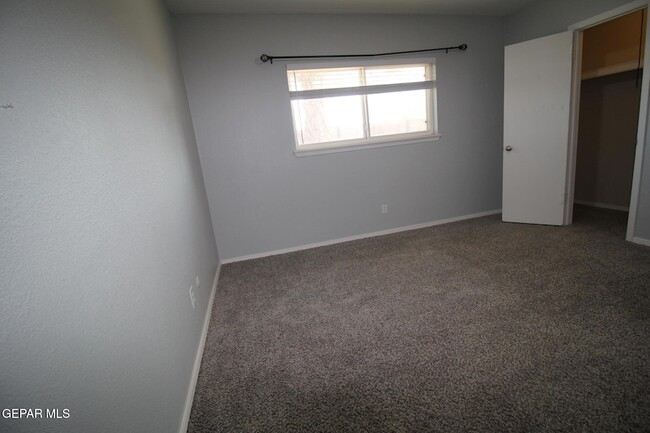 Building Photo - 351 Duanesburg St