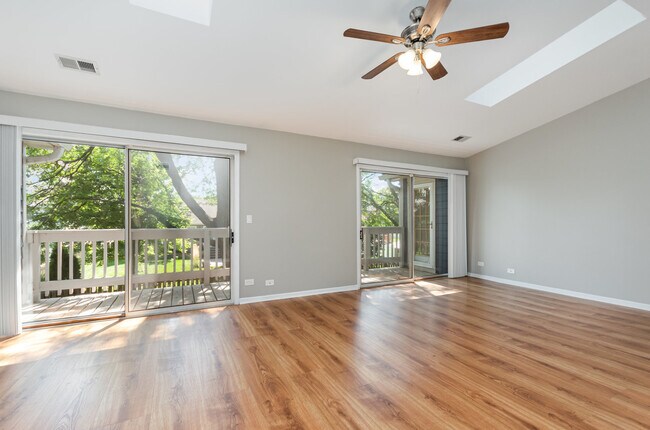 Building Photo - 353 Pembroke Ct