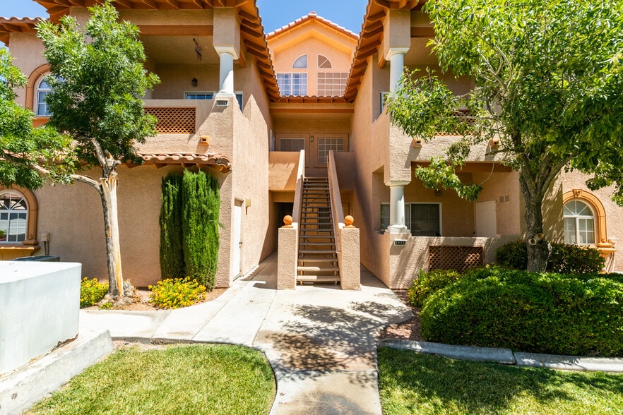 Building Photo - 2925 Wigwam Pky