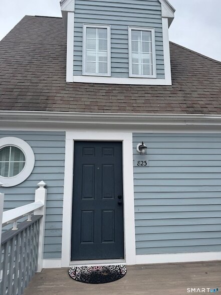 Building Photo - 823 Old Pond Ln