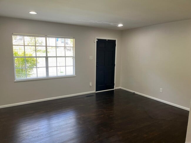 Building Photo - 68 White Oak Ln