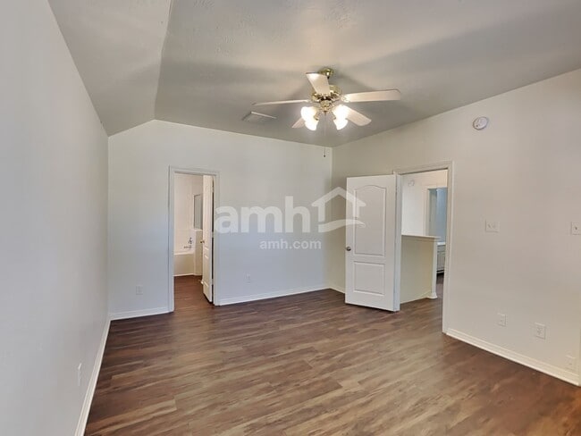 Building Photo - 26114 Cypresswood Dr