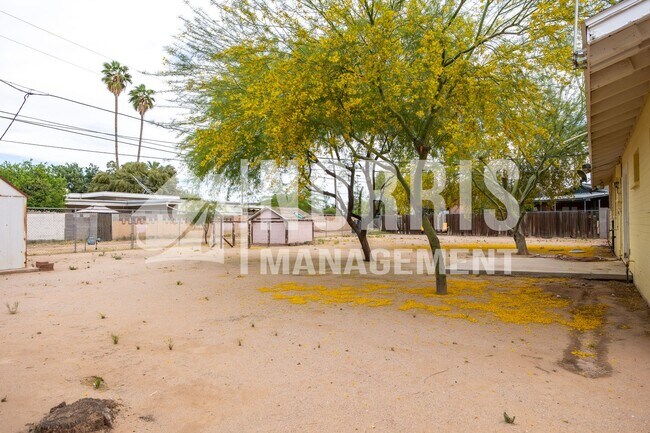 Building Photo - Quaint Home in an Established Neighborhood