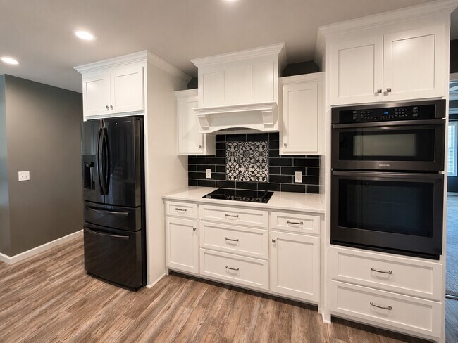 Building Photo - 40049 Back Nine Dr