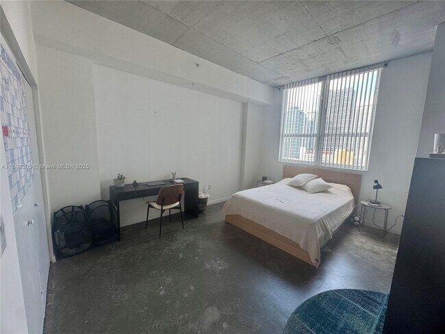 Building Photo - 133 NE 2nd Ave