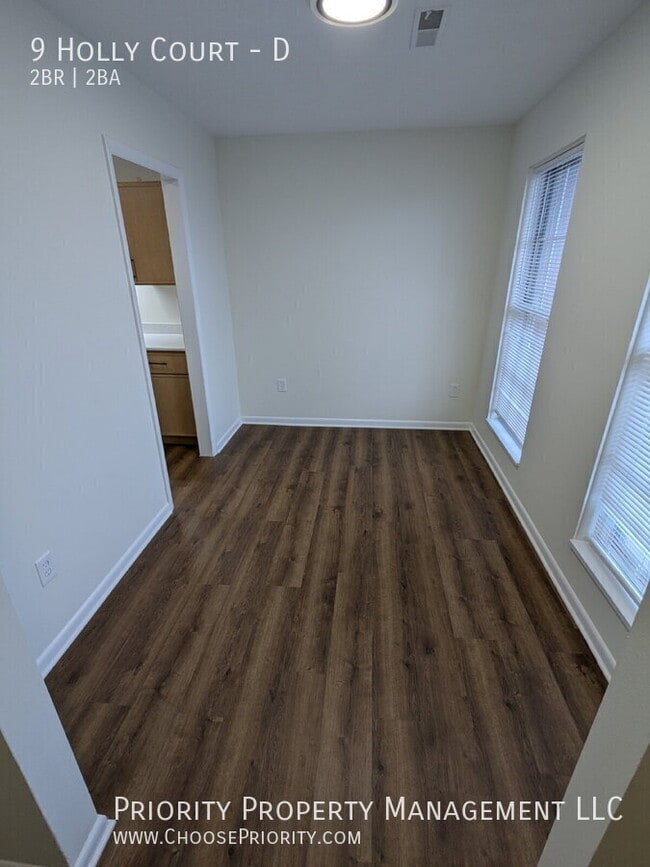 Building Photo - 9 Holly Ct