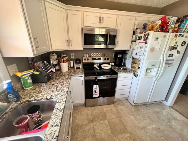 Building Photo - Home available in Christiansburg