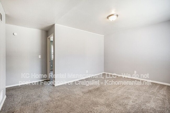 Building Photo - 620 N 13th Terrace