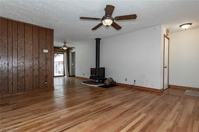 Building Photo - 8279 Westmoor Rd