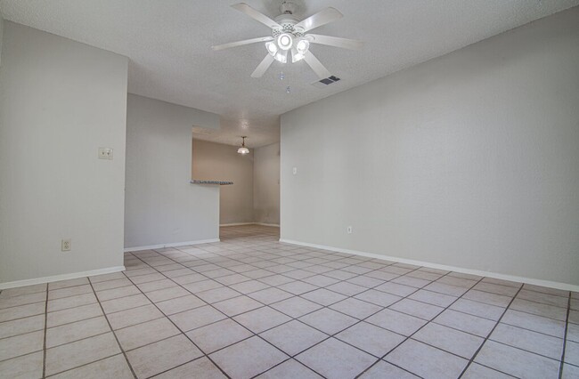 Building Photo - 819 Sirocco Dr