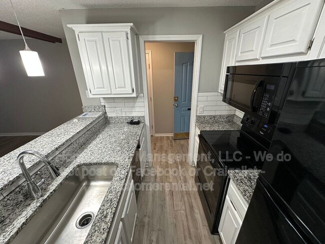 Building Photo - 12013 W 58th Pl