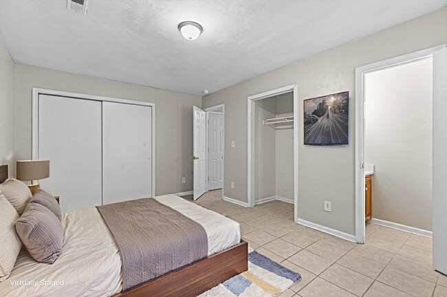 Building Photo - 6048 Brookwood Dr