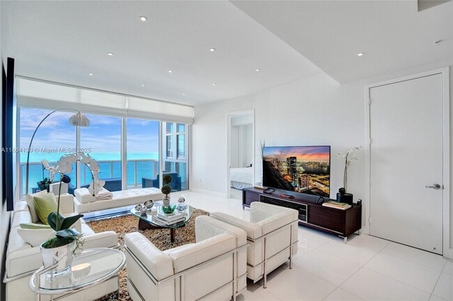 Building Photo - 18201 Collins Ave