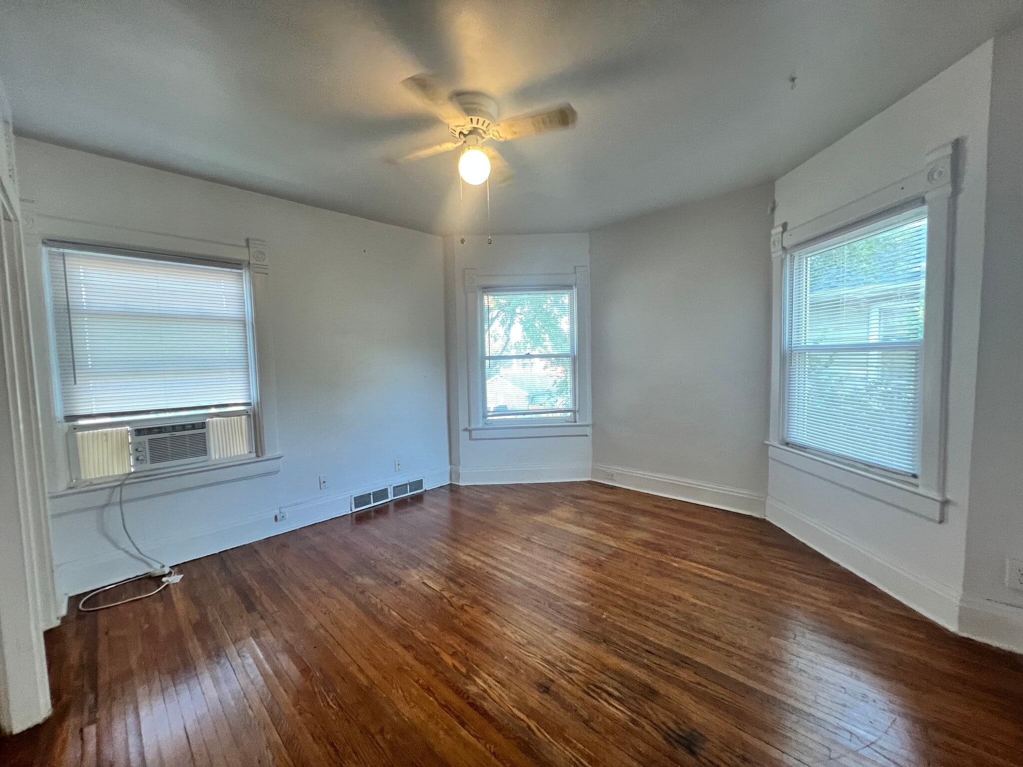 Bedroom - 1405 W Barker Ave
