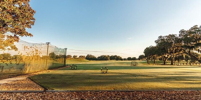 Building Photo - Live The Villages life: 3Bedrooms/2Baths furnished home with all the premier recreation access!