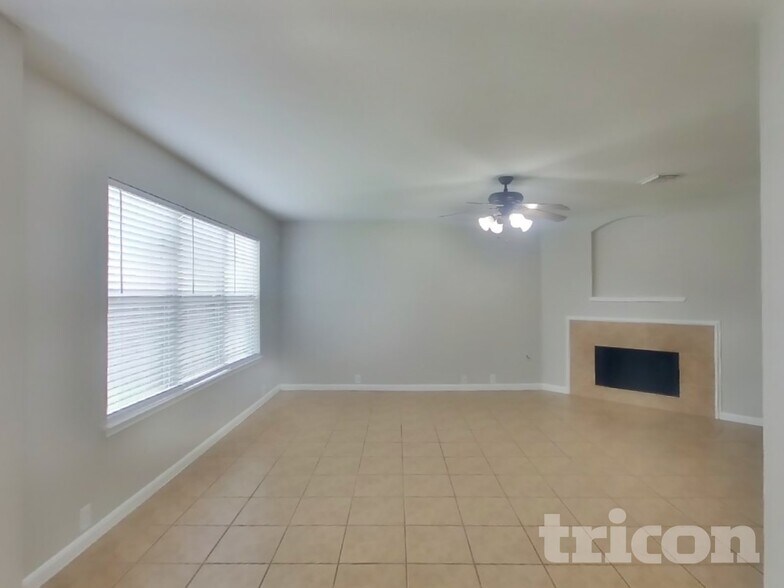 Building Photo - 2744 Woodspring Forest Dr