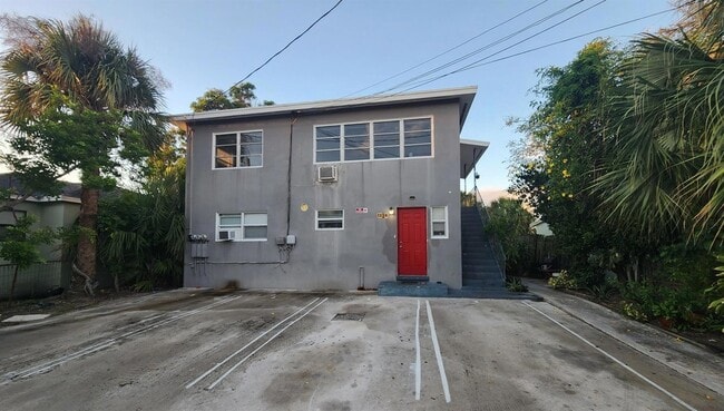 Building Photo - 1039 21st St