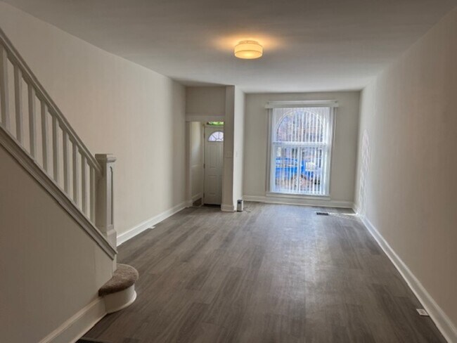 Building Photo - 821 N Collington Ave