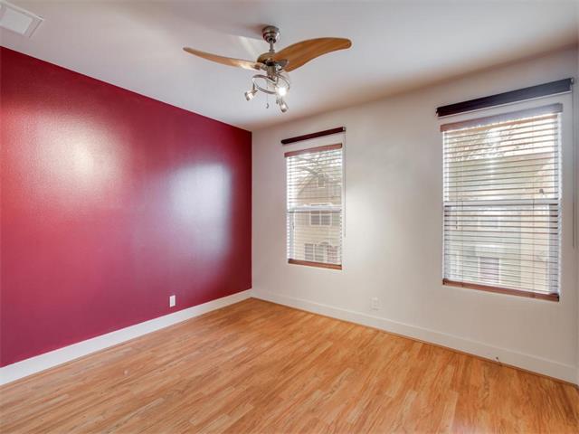 NOTE: FRESHLY PAINTED NEUTRAL INTERIORS (Photo needs updating) - 1101 Grove Blvd
