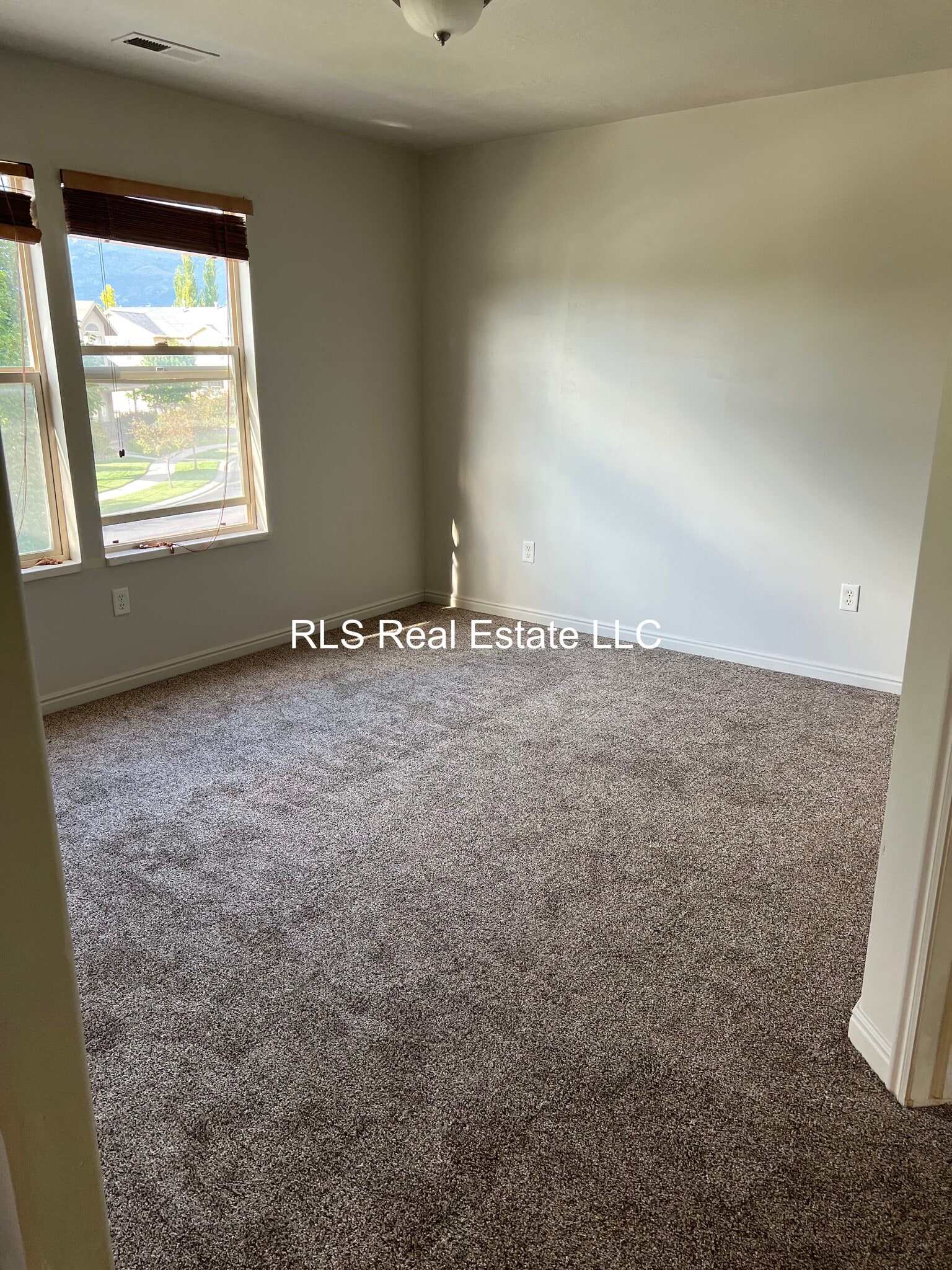 Building Photo - 4043 Cimarron