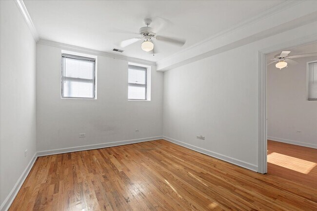 Building Photo - 3700 N Sheffield Ave