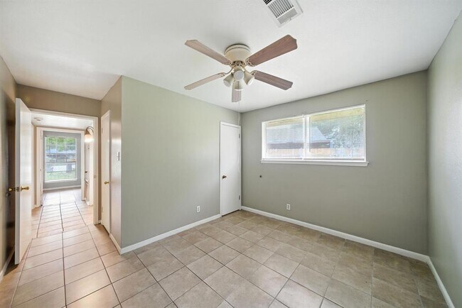 Building Photo - 9015 Ivy Spring Ln