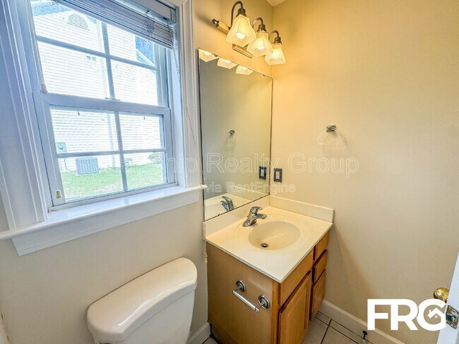 Building Photo - 149 Emily Dr