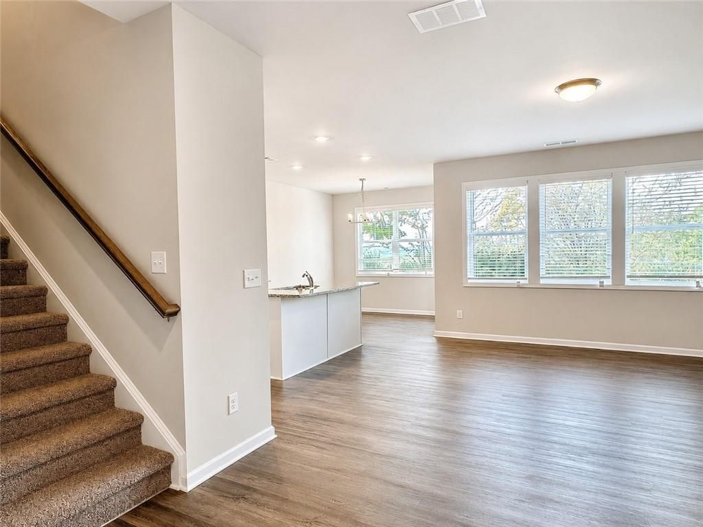 Building Photo - 123 Mill Pond Ln