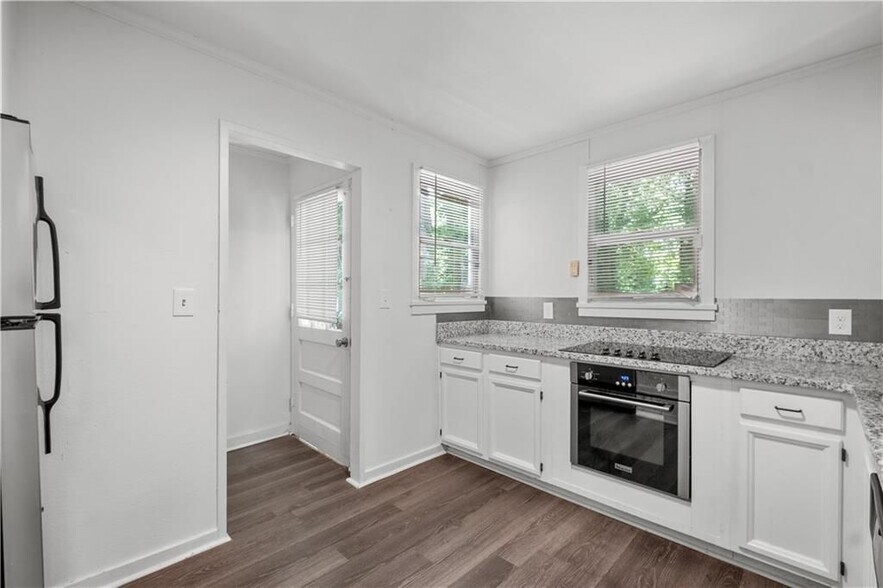 Building Photo - 1738 Duke Rd