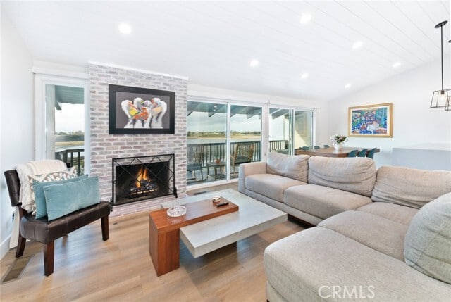 Building Photo - 303 Esperanza