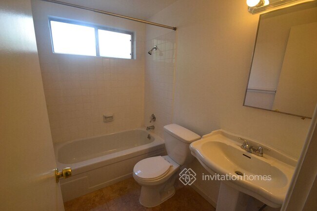 Building Photo - 7704 Guenivere Way