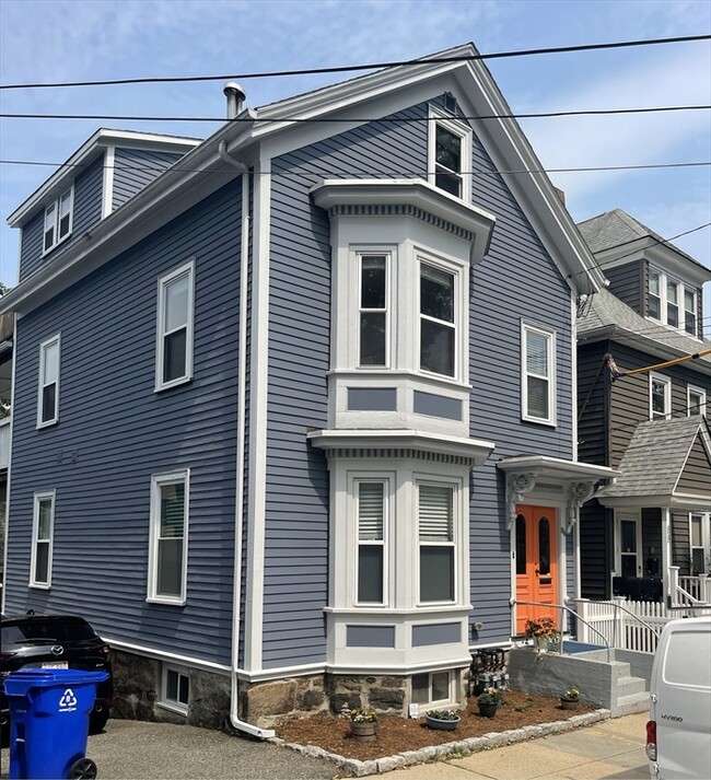 Building Photo - 86 Wyman St